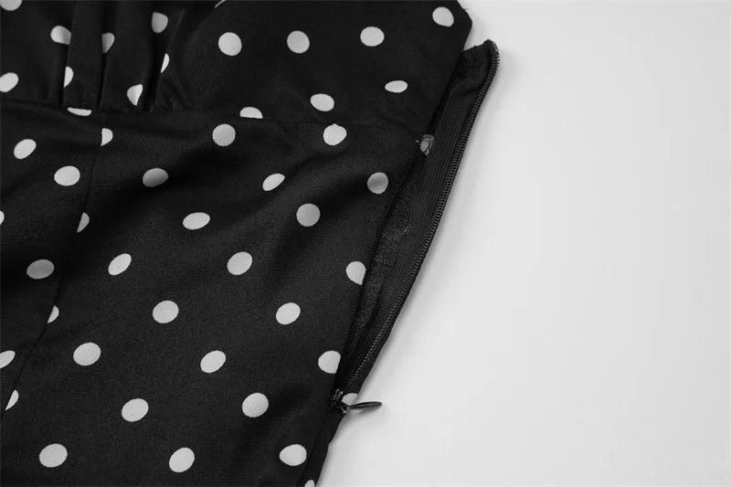 DOTTY - שמלת מיני עם נקודות, צווארון הולטר וגב פתוח