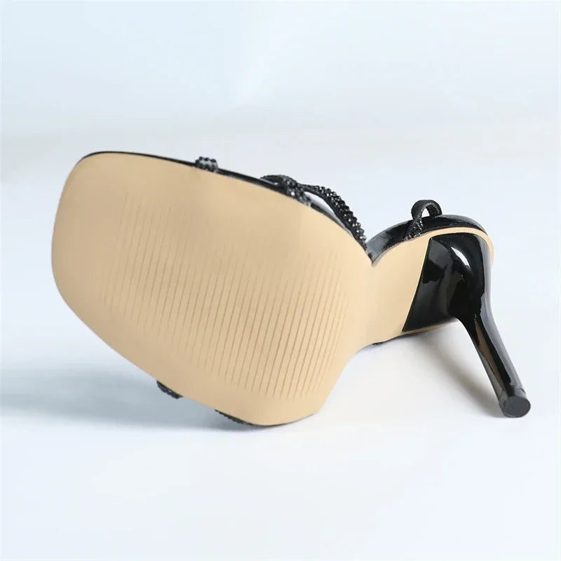 נעלי עקב דגם NORA