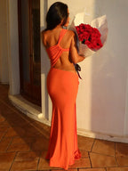 ASYRA - שמלת מקסי א-סימטרית עם כתף אחת וחיתוך פתוח