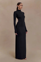 NOIRE - שמלת מקסי שחורה אלגנטית עם גב פתוח, שרוולים ארוכים, חיתוך מחמיא וצווארון חצי גבוה
