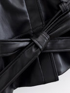 VANELLE - מעיל דמוי עור קצר עם חגורה וצווארון דש