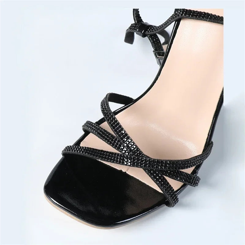 נעלי עקב דגם NORA