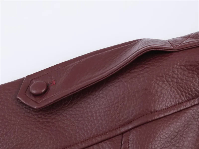 VYRA - ג’קט דמוי עור מחויט עם צווארון קלאסי, גזרה אלגנטית וסטייל נקי