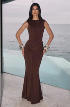 AURELIA - שמלת מקסי אלגנטית עם גב פתוח, כיווצים מחמיאים, גזרה צמודה ומפתח צוואר