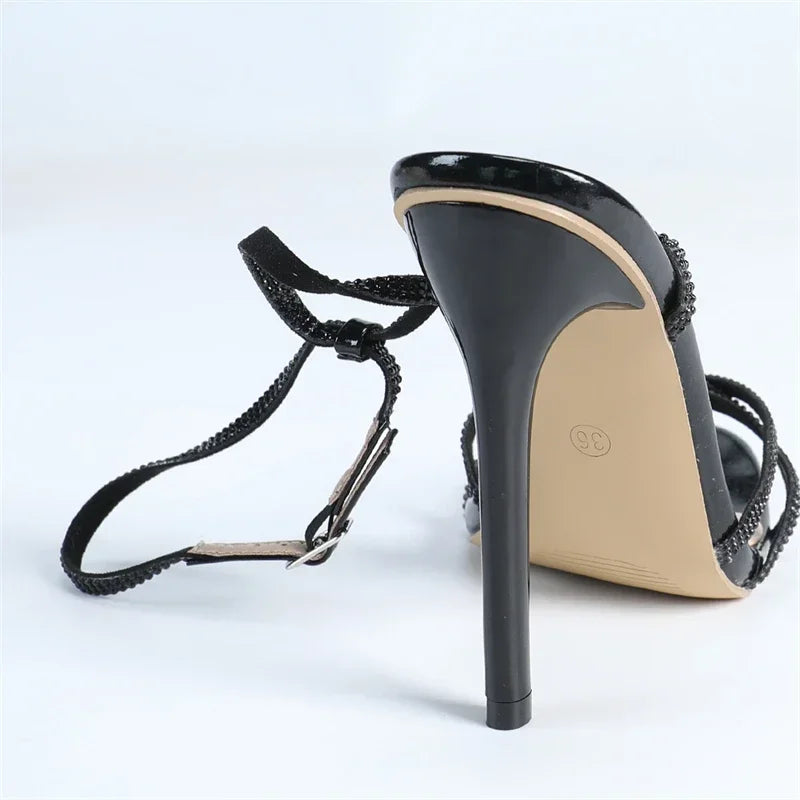 נעלי עקב דגם NORA