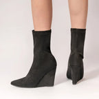 Ria מגפוני ז'אמש