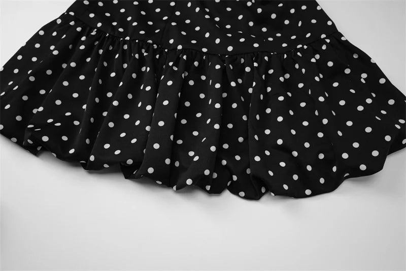 DOTTY - שמלת מיני עם נקודות, צווארון הולטר וגב פתוח