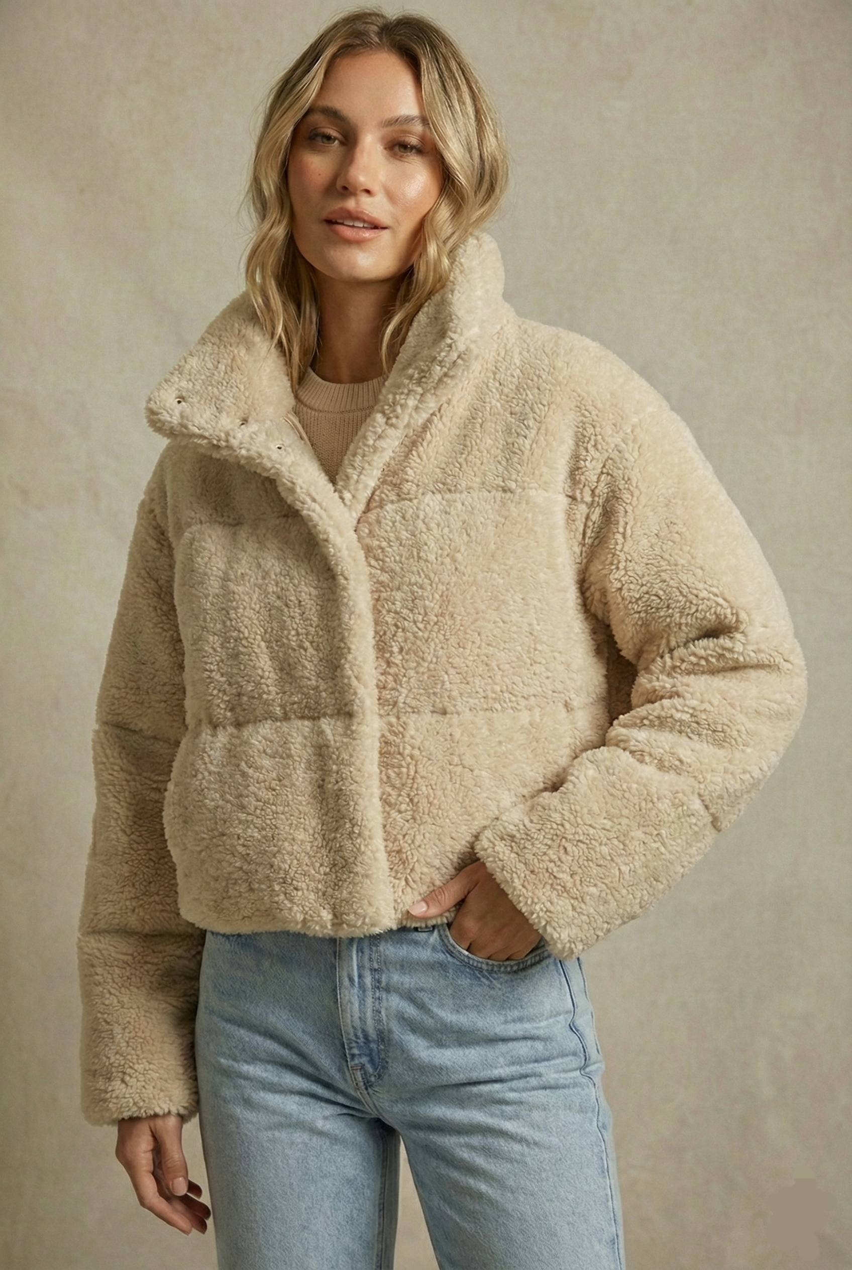 CAROL - מעיל קז’ואל עם מגע קטיפתי בגזרה משוחררת